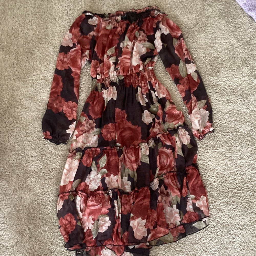 On Shoulder/Off Shoulder Knee/Mid Knee Dark Floral Dress, Size 8, Kate and Lily